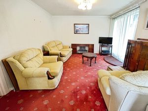 Lounge- click for photo gallery